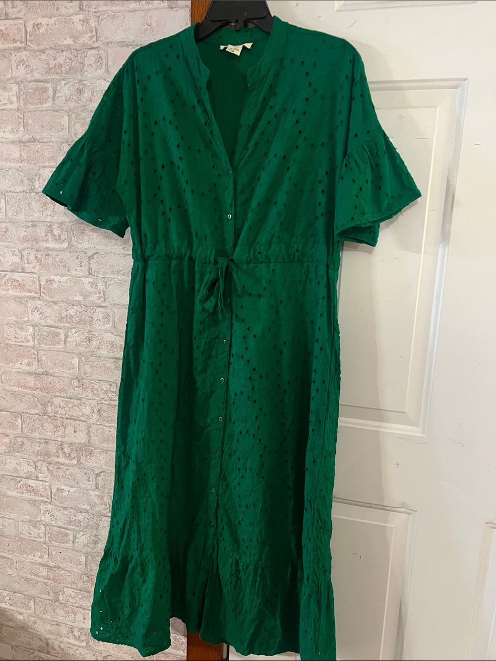 Emerald Green Eyelet Button-Front Midi Dress with Tie Waist